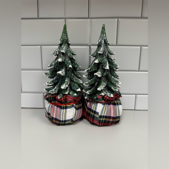 Two-piece classic Christmas trees - Picture 1 of 3